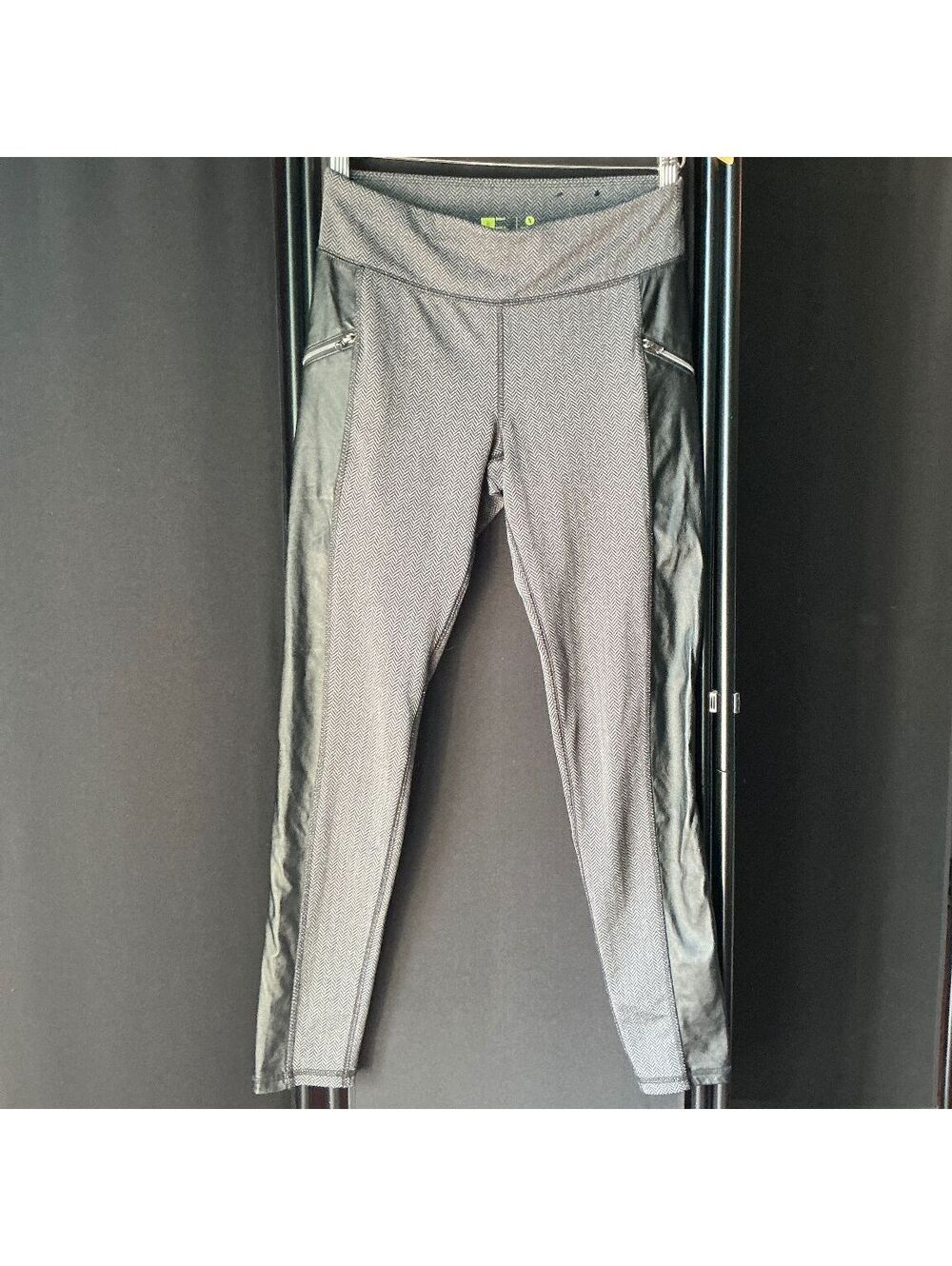 Xersion Leggings Gray Herringbone & Faux Leather Zipper Side Pockets Sz Small